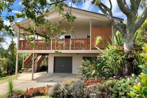 Relax & Unwind - Accommodation Newcastle 0