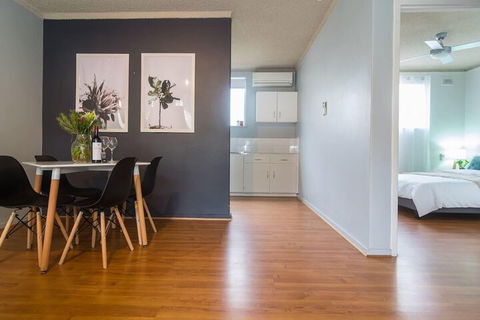 Hideaway At Adelphi Waterfront Apartment Wifi Nespresso - Accommodation Redcliffe 5