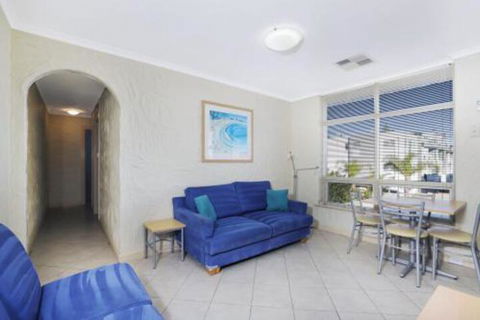 Stylish Comfortable 2 Bdrm Glenelg North - Yamba Accommodation 4