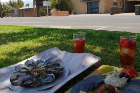 Stylish Comfortable 2 Bdrm Glenelg North - Yamba Accommodation 3