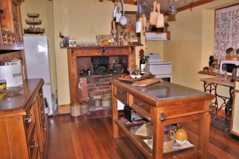 Captain Roddas Cottage - Kingaroy Accommodation 6