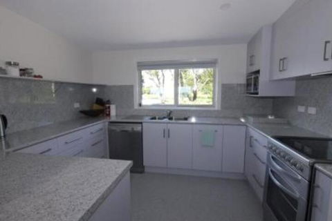 Umtali Beach House - Kingaroy Accommodation 0