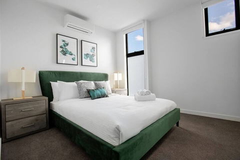 Taste Of Art! Stunning Townhouse Stayatmoonee Ponds - Accommodation Australia 6