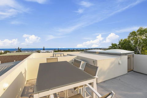 Sunshine Beach Self Contained Unit Beach Views Unit 2 Elouera 44 Elanda Street - Accommodation Newcastle 7