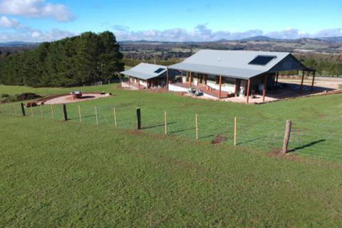Fellcroft Farmstay - Hobart Tourism 0