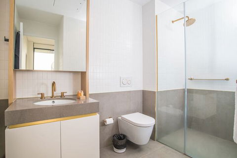 Inner City Penthouse With Private Rooftop - Northern Rivers Accommodation 7