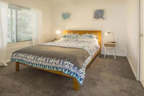 Clyde Studio 53 Mollymook - Accommodation Newcastle 4