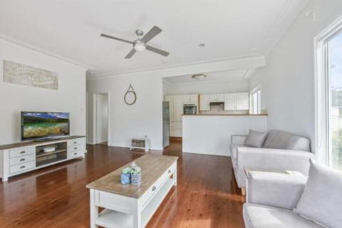 Mitchell Pde 71 Mollymook - Yamba Accommodation 5