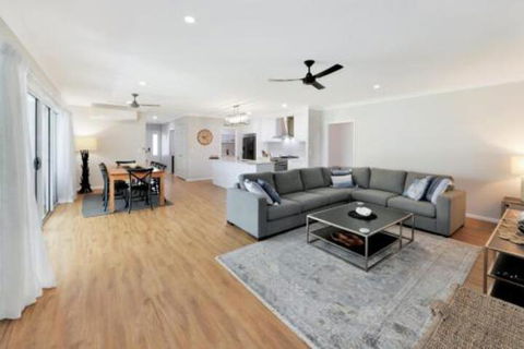 Hamptons At The Point - Accommodation Newcastle 6