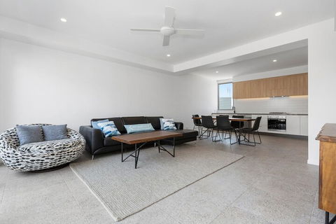 BRAND NEW OCEAN AVENUE TOWNHOUSE - Casino Accommodation 3