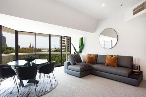 THE HYDEAWAY LUXE HYDE PARK CITY APARTMENT Hosted By LAbode Accommodation - Carnarvon Accommodation 0
