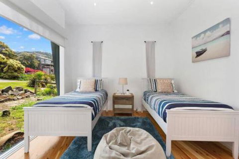 COASTAL HAVEN Panoramic Ocean Views - Hobart Tourism 5