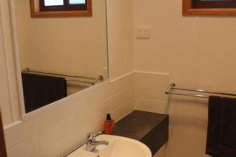 OMARU FARM STAY - Hobart Tourism 2