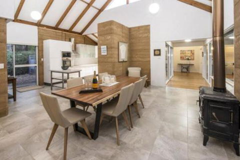 EeBee House - Yamba Accommodation 6