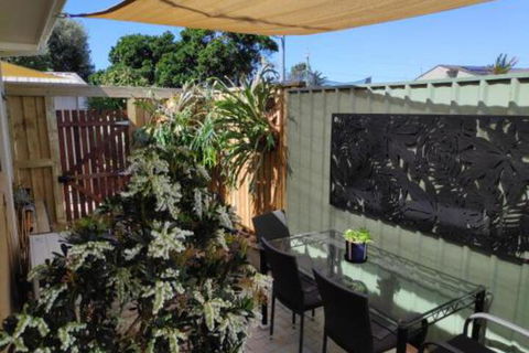 Warilla Sands - Accommodation Newcastle 7