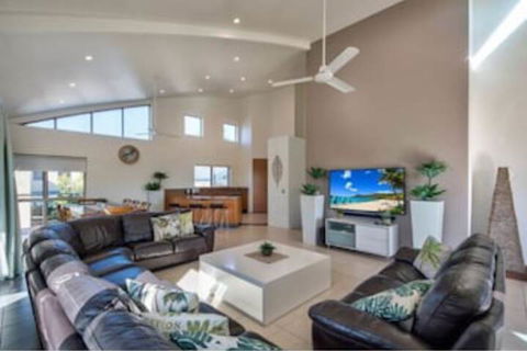 Cooinda Gardens 6 On Hamilton Island - Accommodation Brisbane 3