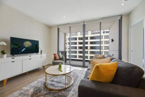 HomeHotel Luxurious High Rise Apt - Accommodation Find 0