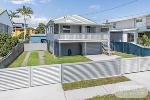 Brighton Waterfront Beach House - Accommodation Kalgoorlie 0