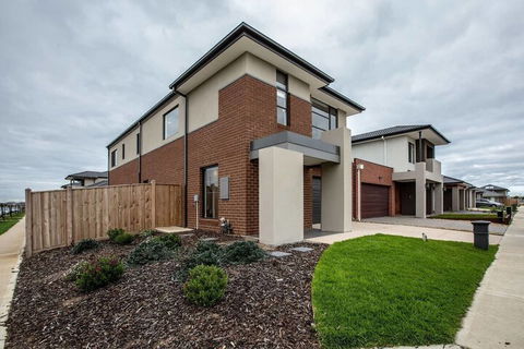 108spacious Point Cook Estate4br2btdoublegarage - Accommodation Australia 1