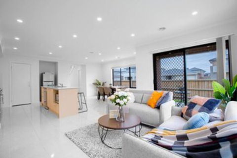 108spacious Point Cook Estate4br2btdoublegarage - Accommodation Australia 0