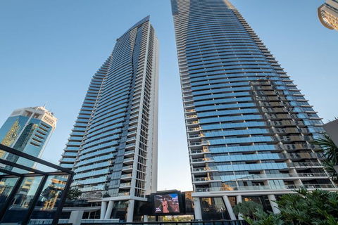Circle On Cavill Luxury 2 Bedroom Ocean Views - Accommodation Newcastle 5