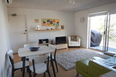 Unit 2 At 4 Pelican Street, Peregian Beach, Noosa Area - Accommodation Newcastle 4