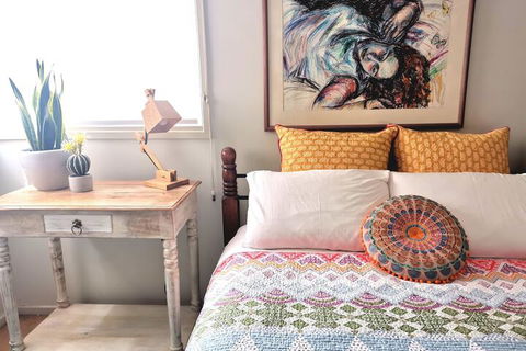 Stylish Comfortable Central Artists Home - Accommodation Batemans Bay 5