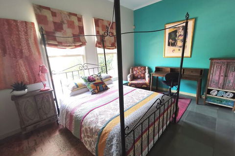 Stylish Comfortable Central Artists Home - Accommodation Batemans Bay 7
