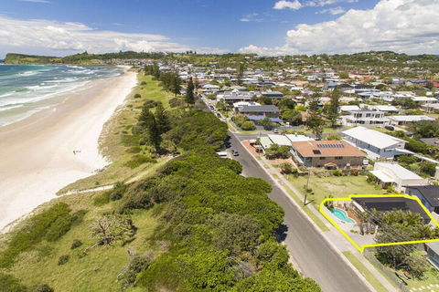 Barefoot - Accommodation QLD 6