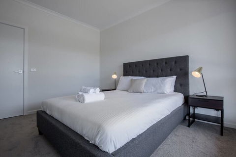 Comfy And Warm Home In Point Cook - Accommodation Fremantle 1