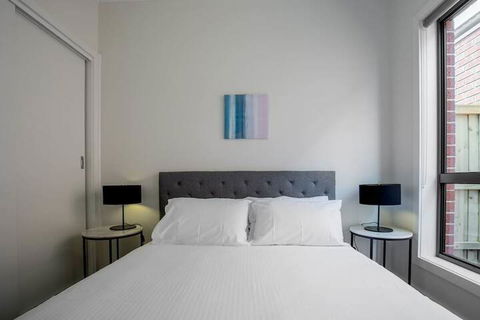 Comfy And Warm Home In Point Cook - Accommodation Fremantle 7