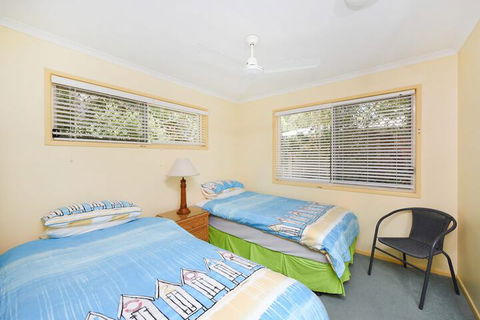 Sunbright 2/5 Petrel Street - Accommodation Newcastle 4