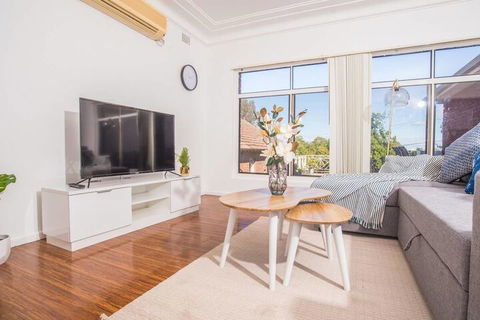 Comfy Denistone 3Bedroom Home (5Min Walk To Train) - Accommodation Find 6