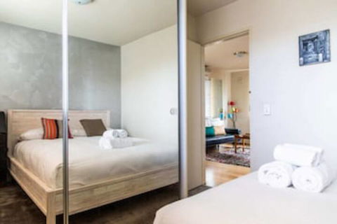 Charming 1 Bedroom Apartment In Vibrant South Yarra - Accommodation Newcastle 0