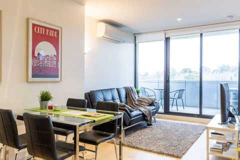 Modern 1 Bedroom In Tranquil Parklands - Accommodation Find 5