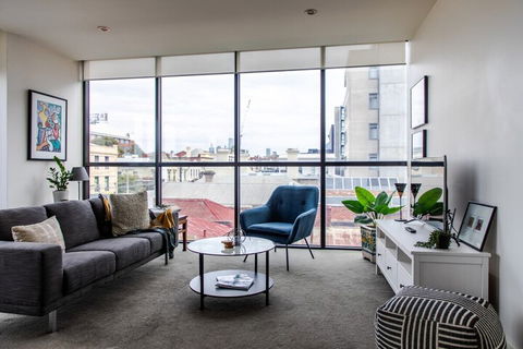 Stylish 1 Bedroom Apartment In Bustling Richmond - Victoria Tourism 2