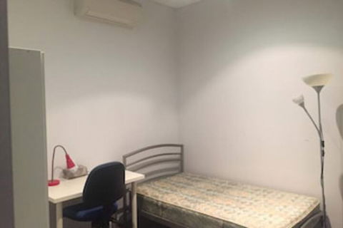 Sun-drenched 3 Bedroom Apartment In Turrella - YWait Travel 0