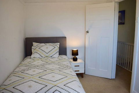 Comfortable 3 Bedroom Apartment In Trendy Haberfield - Hotel VIC 4