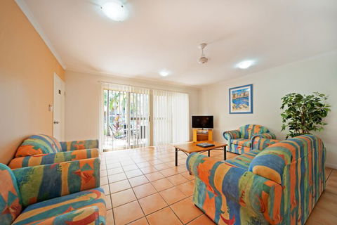 At Beach Court Holiday Villas - Wagga Wagga Accommodation 5