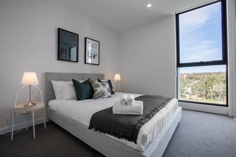 Elegant Apartment At Parkville - Accommodation Find 3