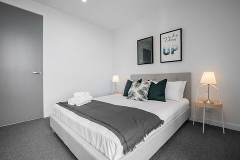 Elegant Apartment At Parkville - Accommodation Find 1