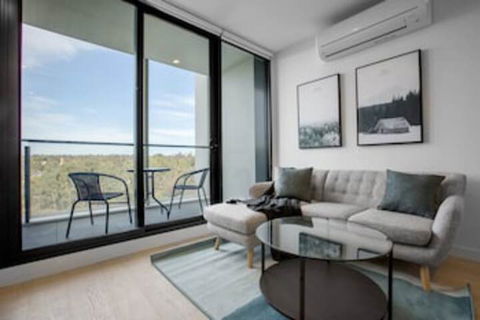 Elegant Apartment At Parkville - Accommodation Find 0