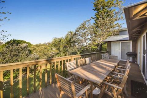 Summer Place - 24 Shearwater Street - Accommodation Newcastle 0