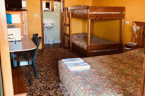Pinehaven Motel - Accommodation Find 4