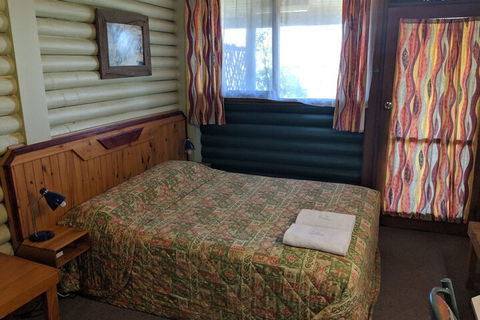 Pinehaven Motel - Accommodation Find 1