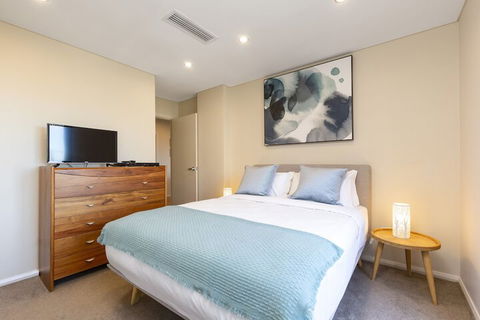 2 Bdrm North Sydney With Harbour Views - Accommodation Newcastle 6
