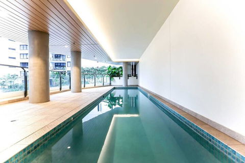 Incredible Riverside Apartment In Brisbane - Holiday Melbourne 3