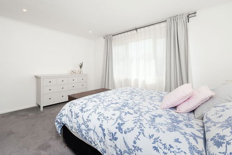 Large Family Home Bondi - Holiday Melbourne 6