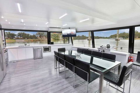 All Seasons Houseboats - Accommodation Perth 7