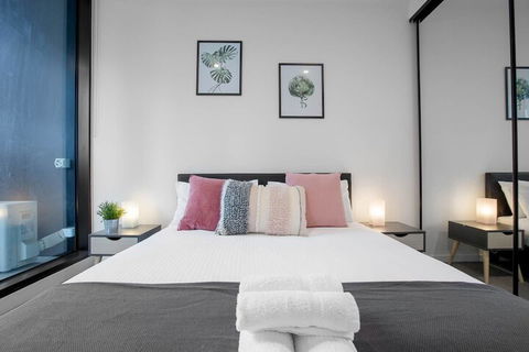 91cozy One Bedroom South Yarra Lively Neighbour - Whitsundays Tourism 6